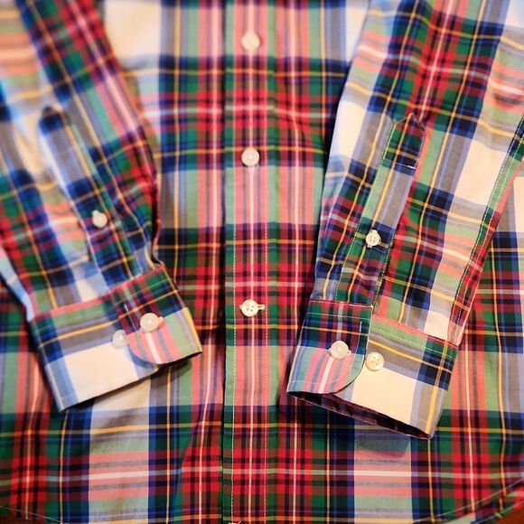 Crown & Ivy Button Down Classic Fit Casual Shirt Medium, Red Green Holiday Plaid - Picture 9 of 9